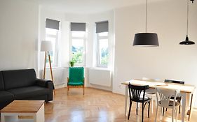 Central-Modern-Apartment